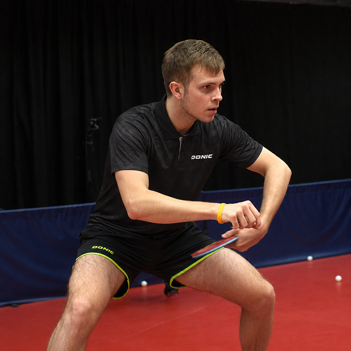 TT-Spieler Sidorenko beim Training